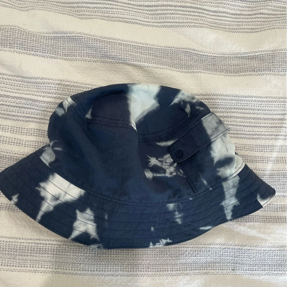NWOT Lululemon bucket hat